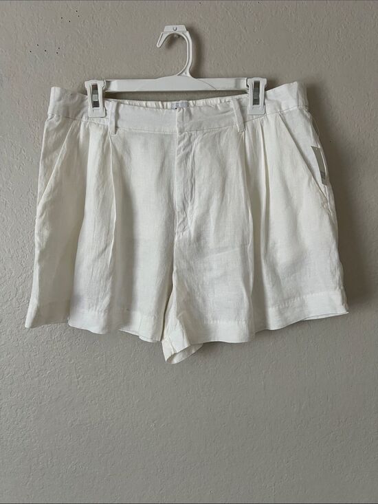 GAP Pants - NWT GAP 365 High-Rise Linen Blend Pleated White Shorts Size L